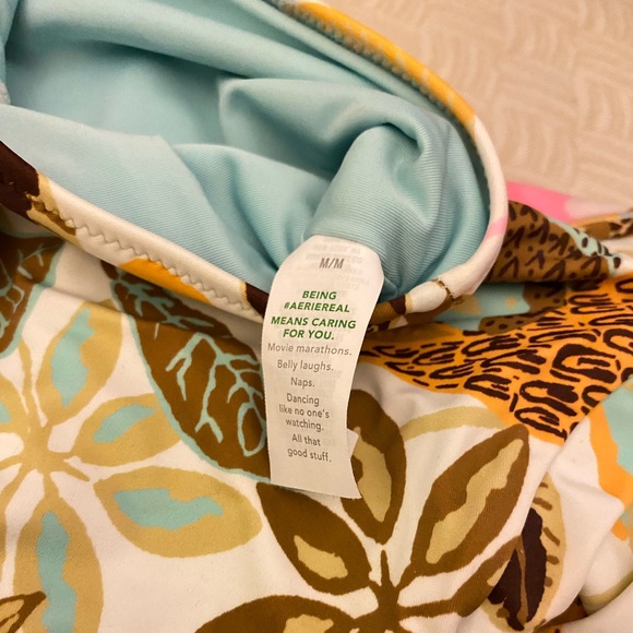 Aerie Twist Cut Out One Piece Swimsuit Bird Floral Leaf Design Size Medium - Picture 6 of 6